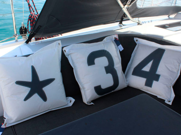 Cojín marinero para barcos Portofino número gris hecho por Aqualata