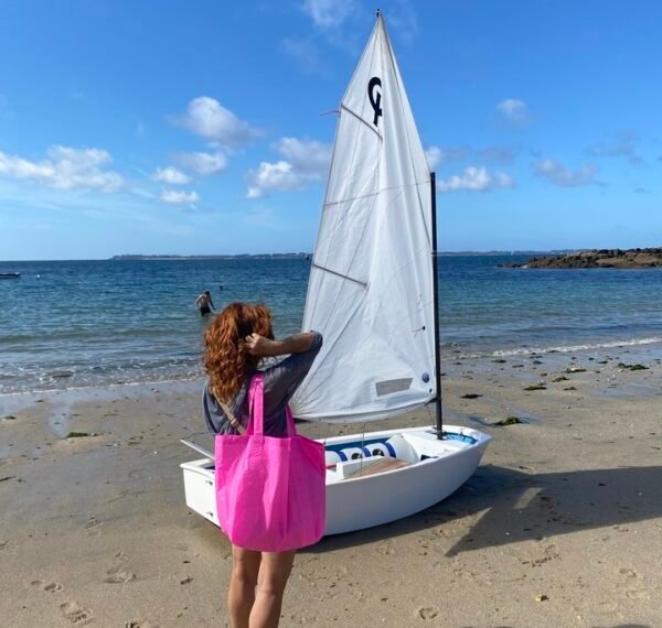 Bolsa de playa Fúcsia hecha a mano de velas náuticas Aqualata