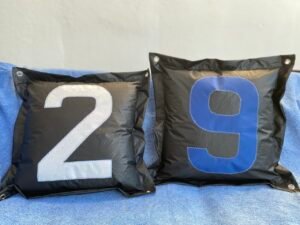 Cojín vela negra 100% reciclada Carbonera Aqualata